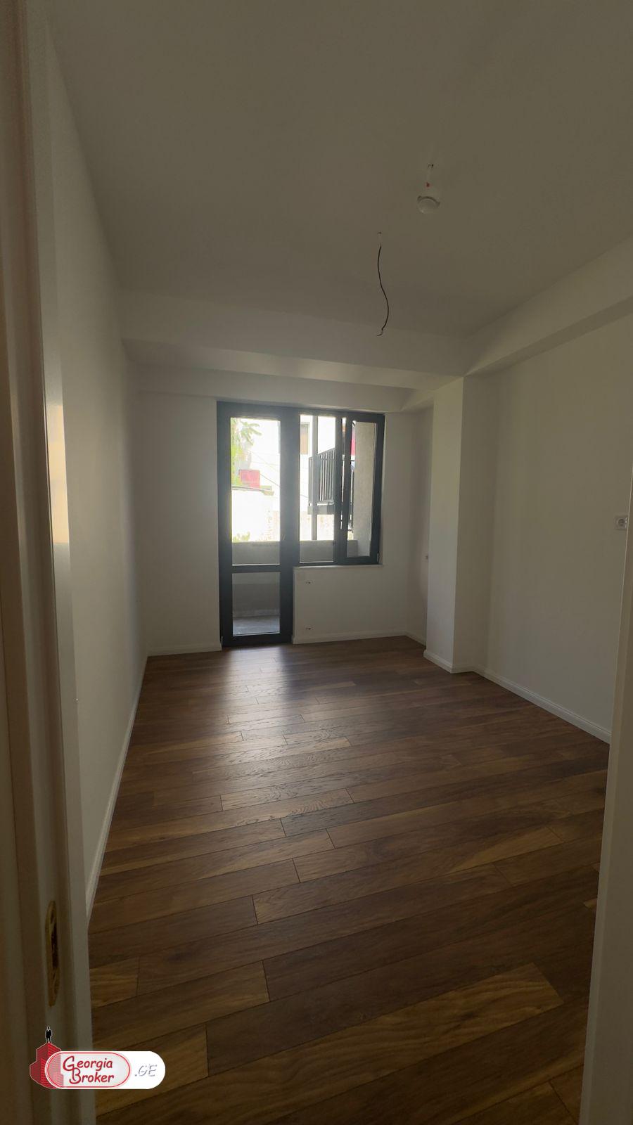 nearly repaired 2-room apartment for sale